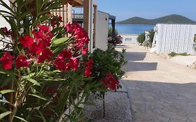 Bungalow On The Beach - Buqez Eco Resort
